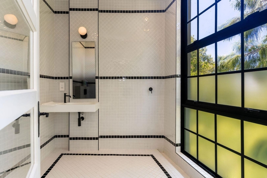 2 Bedroom Property for Sale in Tamboerskloof Western Cape